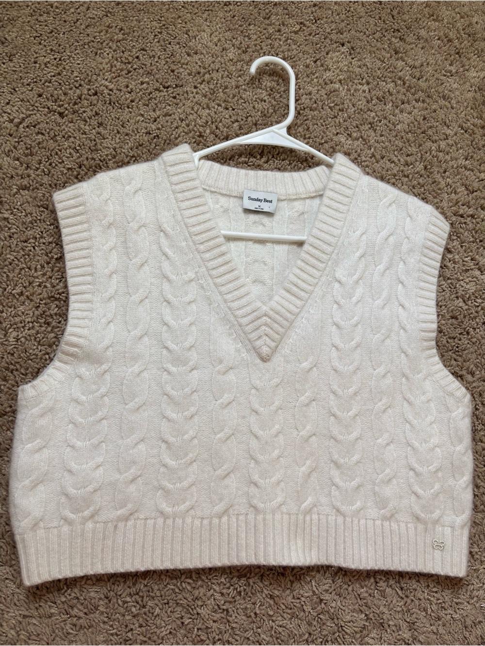 Sunday Best Cream Cable-Knit V-Neck Sweater Vest